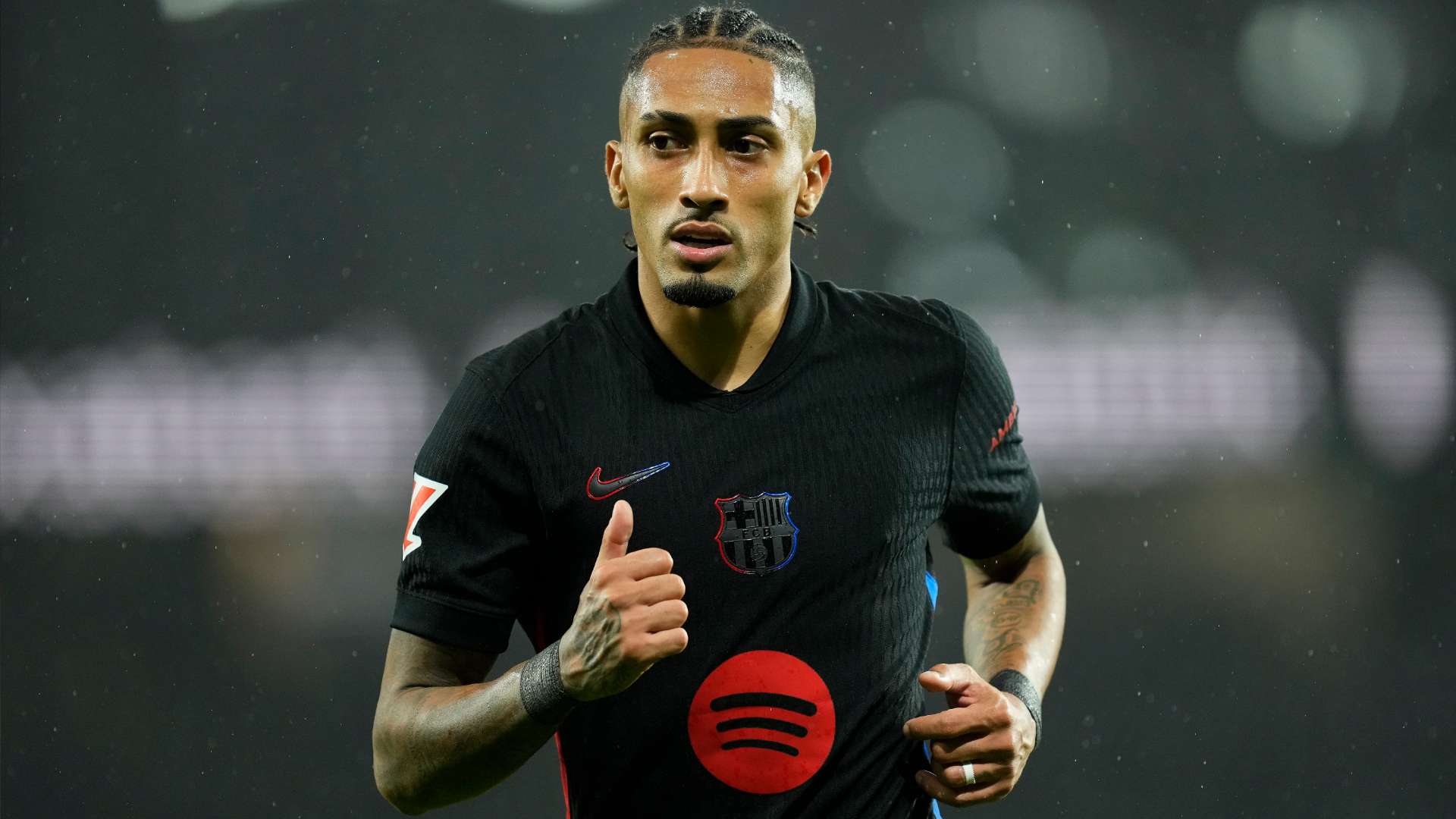 他用实际行 他用实际行